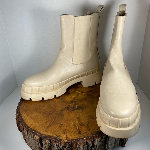 EXE’ Ankle Boot - Picture 5 of 5